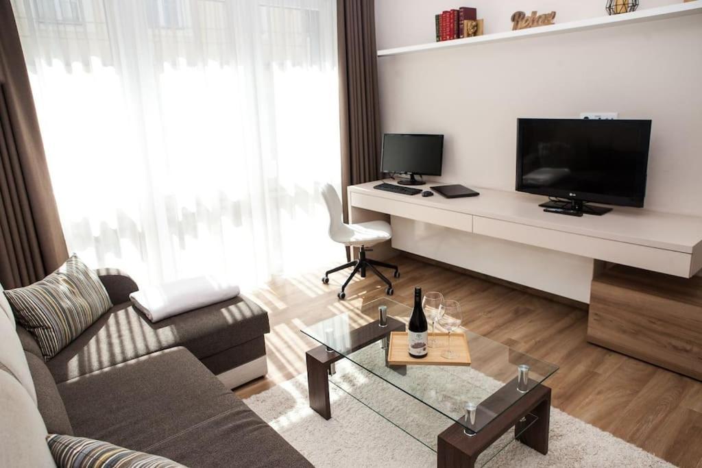 Liszt Apartman Gyor Exterior photo