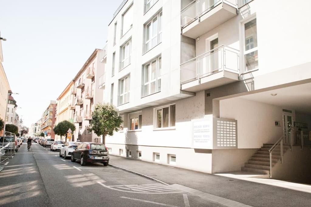 Liszt Apartman Gyor Exterior photo