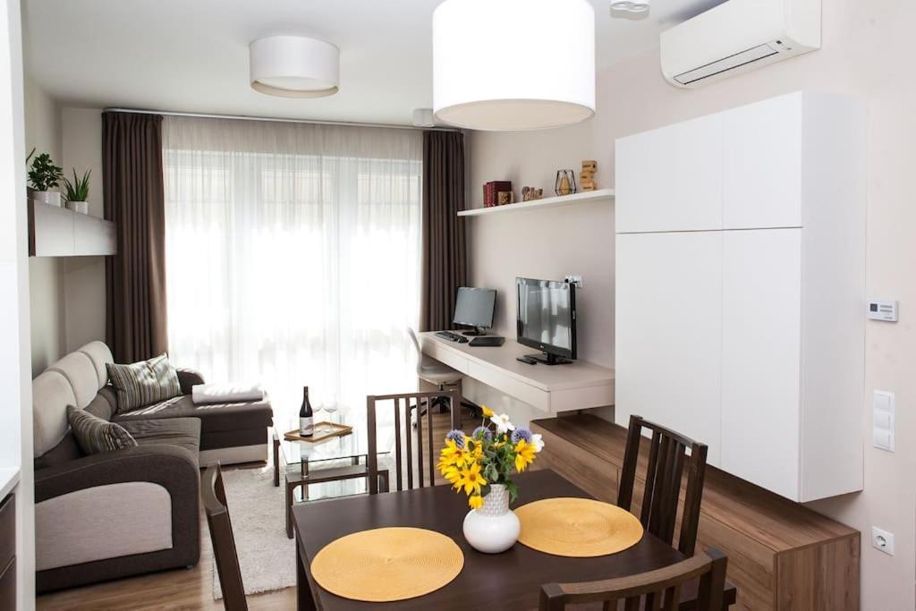 Liszt Apartman Gyor Exterior photo